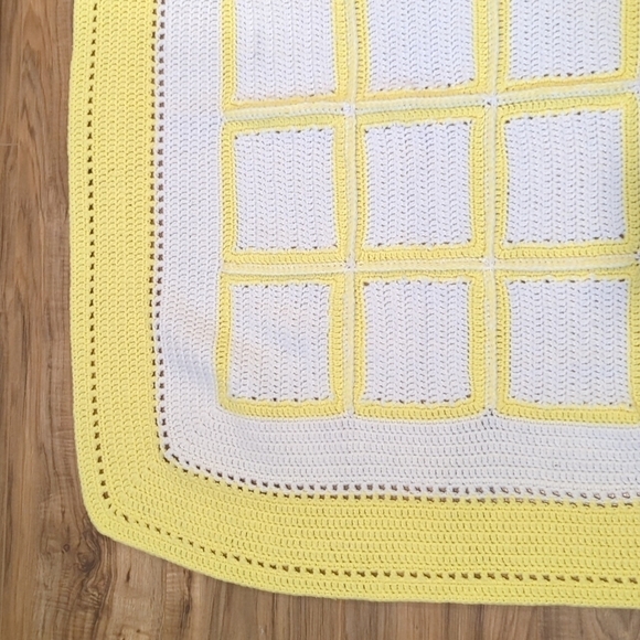 HANDMADE hand knit crochet blanket 42”x30” - Picture 3 of 7